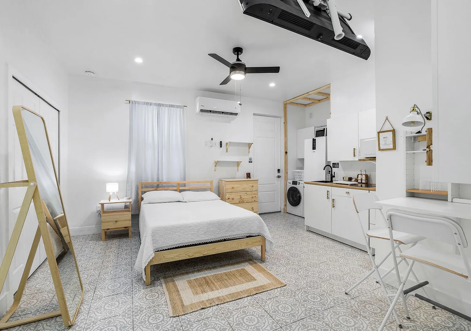 Studio, 500 sqft, $1,850 — Photo 1
