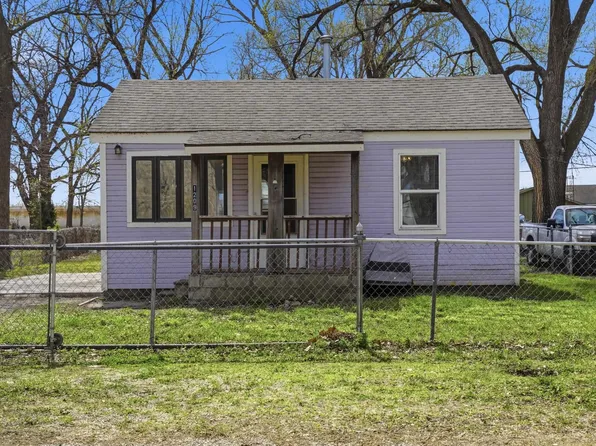 1209 NW Laurent St, Topeka, KS 66608