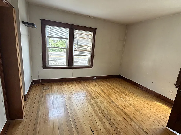 374 McGrath Hwy — Photo 14