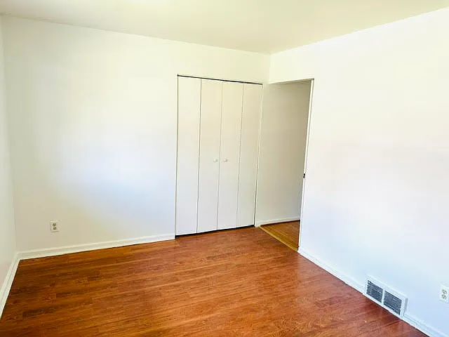 Building Photo - 288 North Ave #5