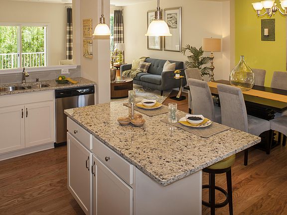 Tribeca kitchen and dining area