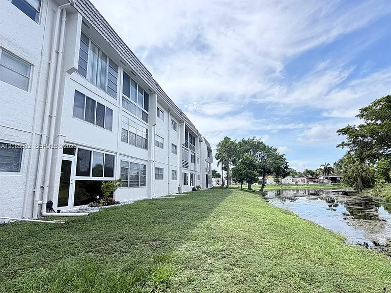 8305 Sunrise Lakes Blvd #310 — Photo 17