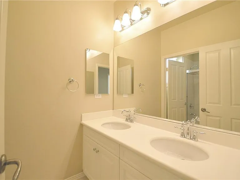 105 Sanctuary — Photo 3