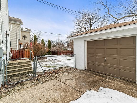 5th image of 933 Wyoming Ave