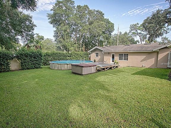 5th image of 1210 Lakeshore Dr
