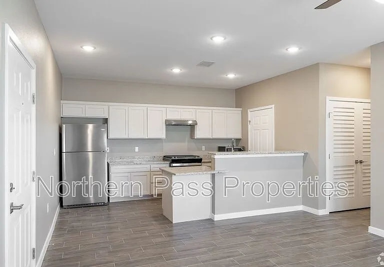 9779 McCombs St E #4 — Photo 3