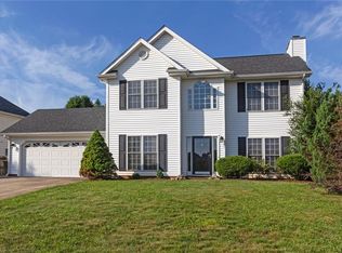 2307 Glen Meadow Dr, Greensboro, NC 27455