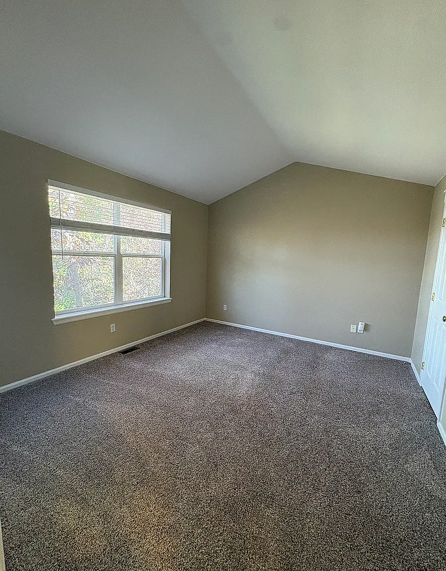 3 bed, 1213 sqft, $3,500 — Photo 4