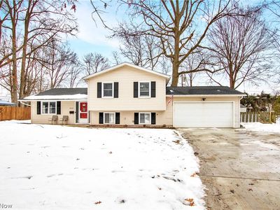 9559 Driftwood Dr, Olmsted Falls, OH, 44138
