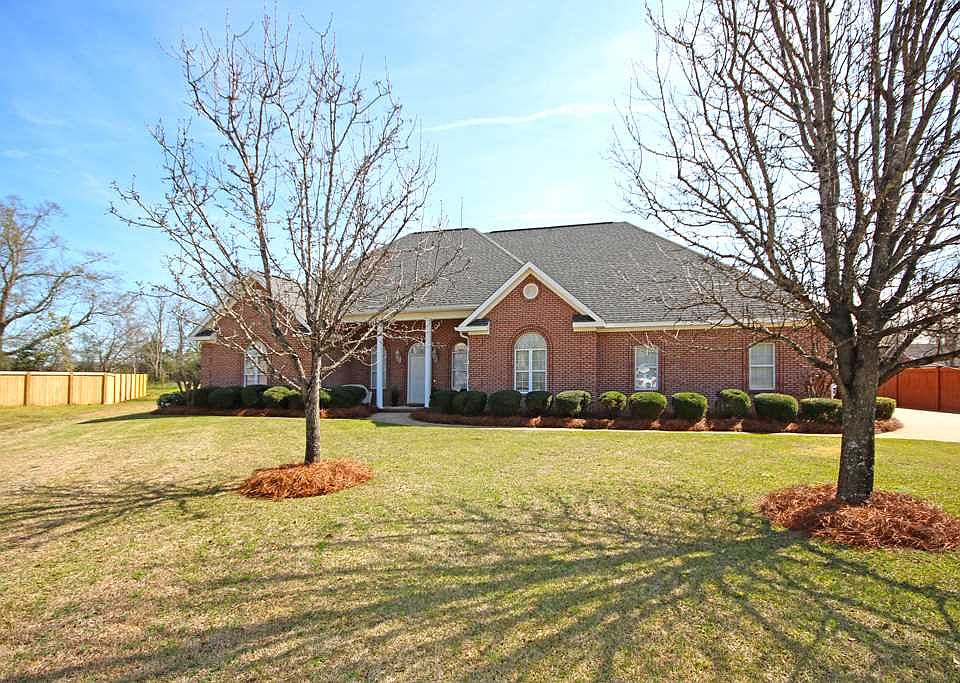1st image of 102 Carrington Ct