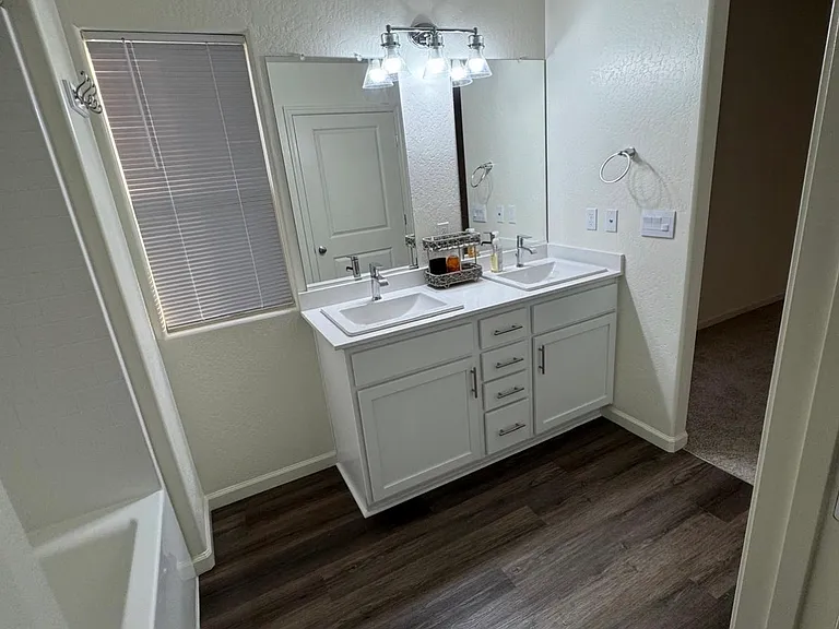 861 N Ocean St — Photo 12