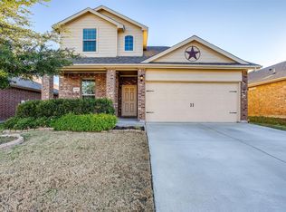 645 Creekview Dr, Azle, TX 76020