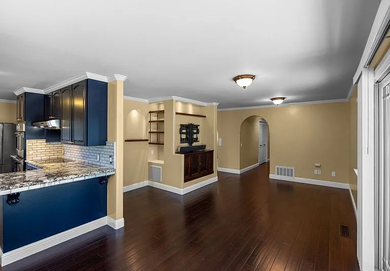 8 Shepherds Pl — Photo 13