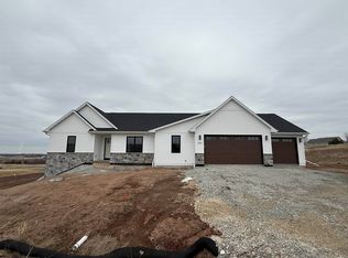 W224 Sunset View Cir, Kaukauna, WI 54130