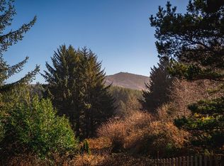 165 Spruce Ct, Depoe Bay, OR 97341