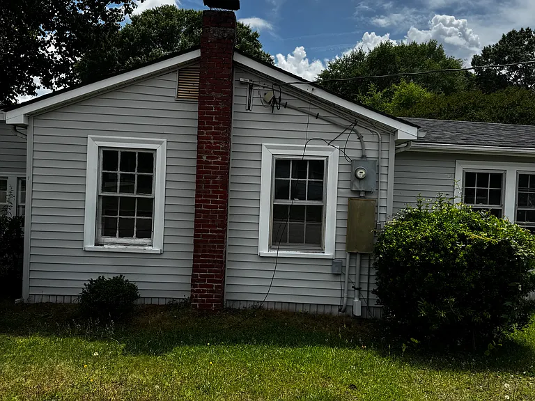 1600 Aycock St — Photo 2
