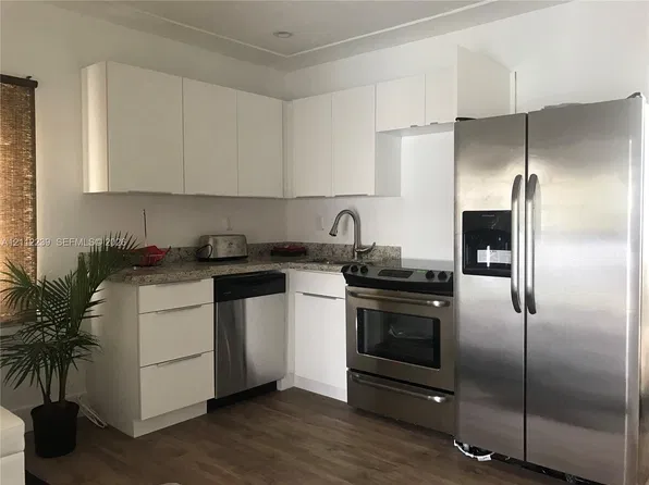 260 NW 40th St, Miami, FL 33127