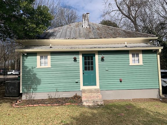 Back Entry into Mud Room