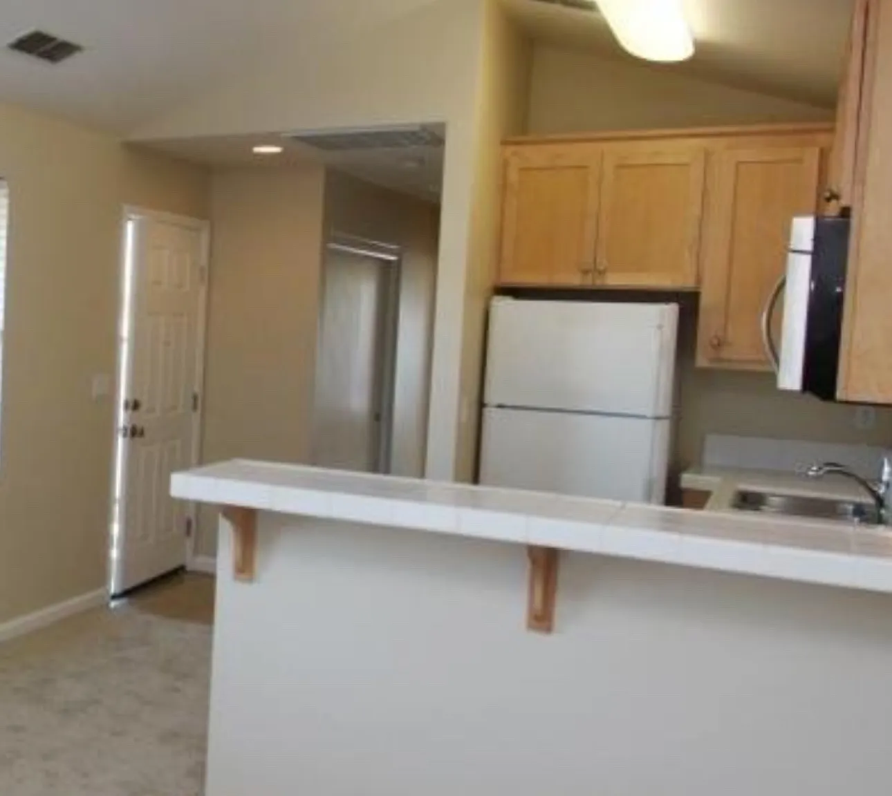 2042-2040 Northfield Dr — Photo 2