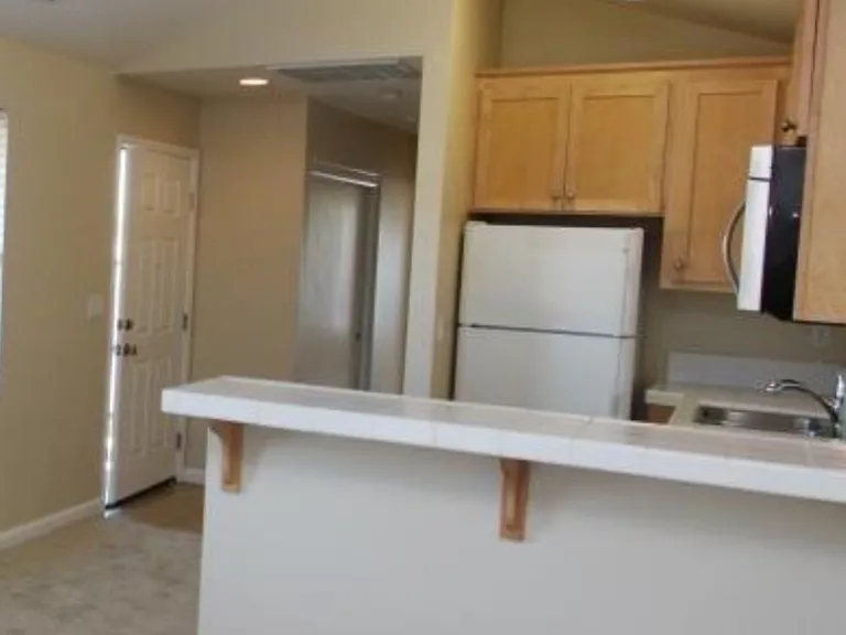 2042-2040 Northfield Dr — Photo 2