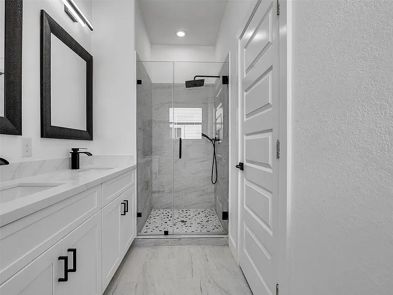 5128 Clover St #B — Photo 23