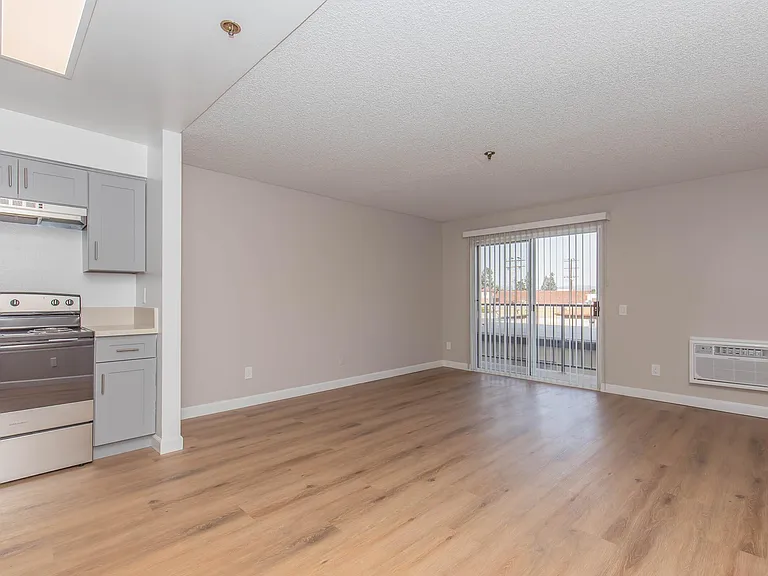 Bella Vista — Photo 1