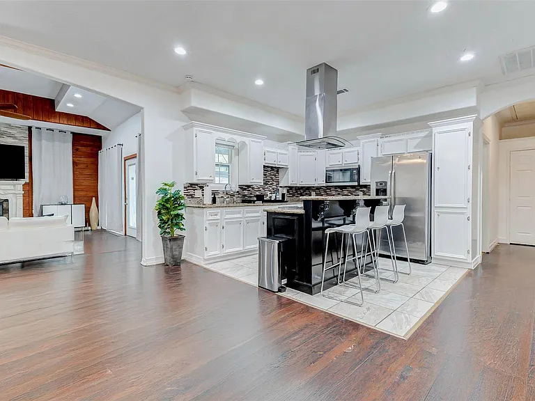 10905 Shady Ln #A — Photo 7