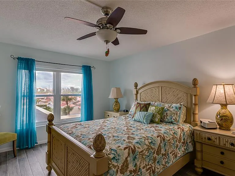 4900 Brittany Dr S #411 — Photo 30
