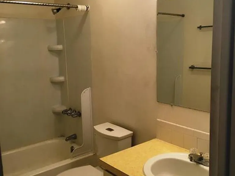 708 Delaware Ave #D — Photo 4