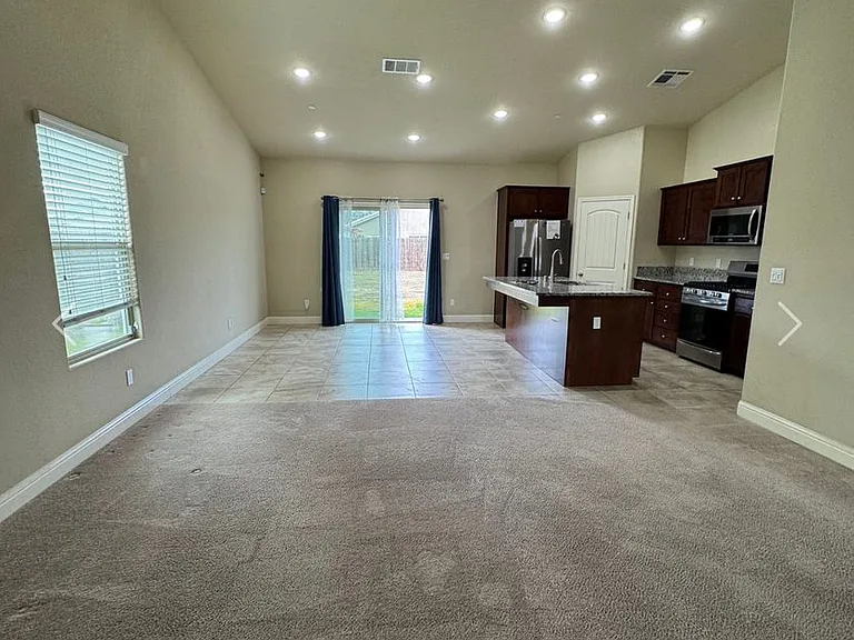 1192 S Orangewood Dr — Photo 2