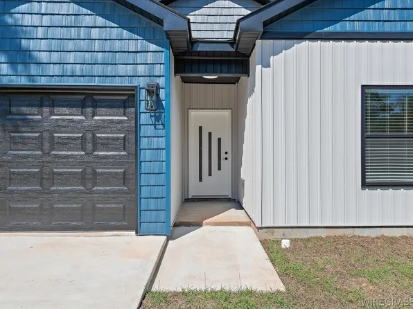40 Woodland Ct, Daleville, AL 36322