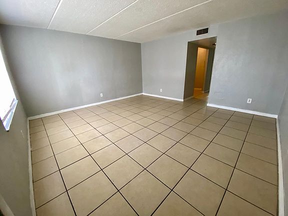 4th image of 4064 Halifax Dr APT 2
