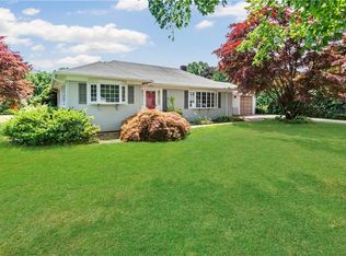 117 Woodstock Ln, Cranston, RI 02920