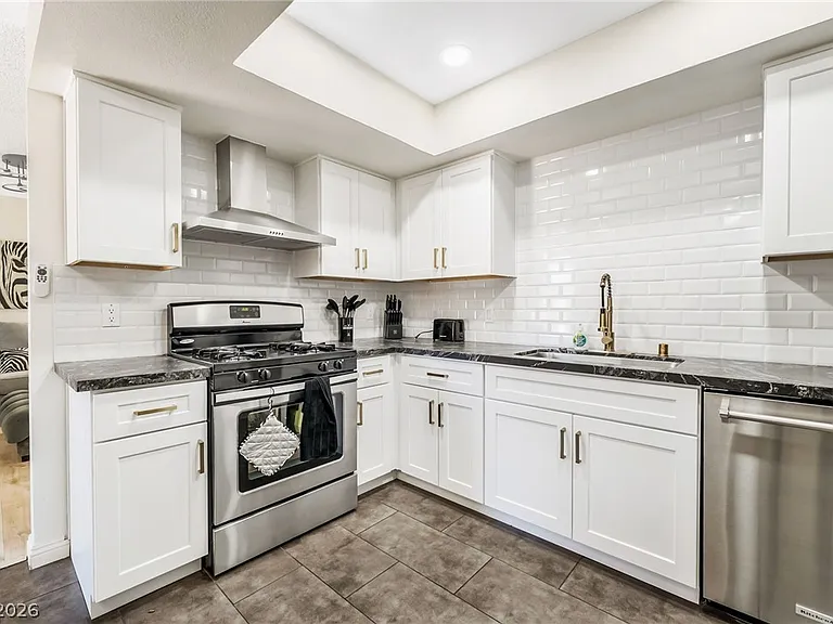 5576 W Rochelle Ave #43C — Photo 12