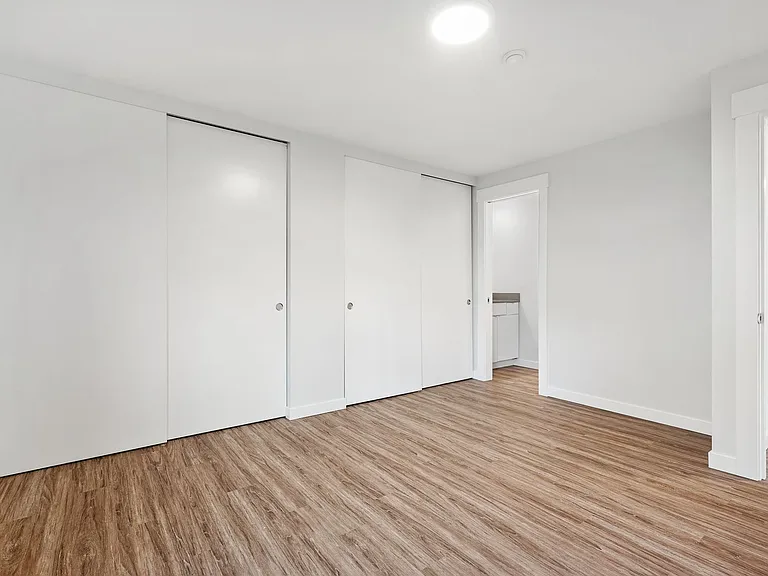 LYLA Eastlake Apartments — Photo 29