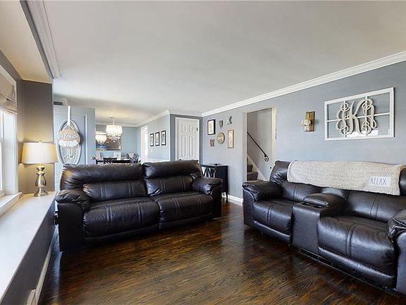 2nd image of 92 Canterbury Ln