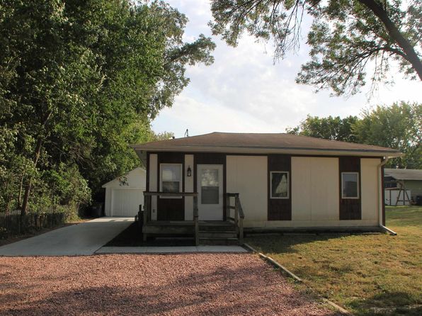 1210 Locust St, Dakota City, NE 68731