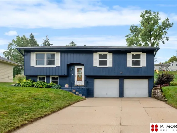 9911 Pratt St, Omaha, NE 68134