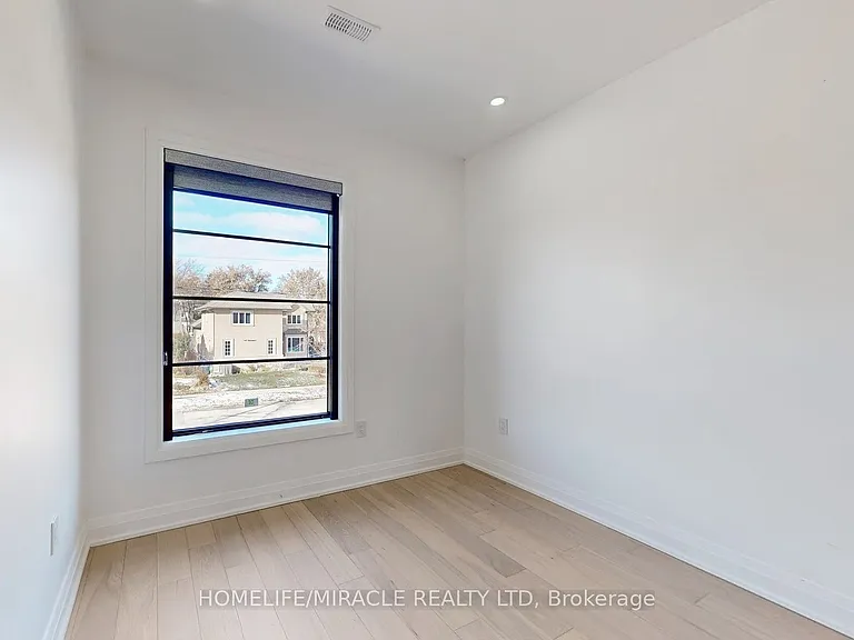 150 Stewart St — Photo 15