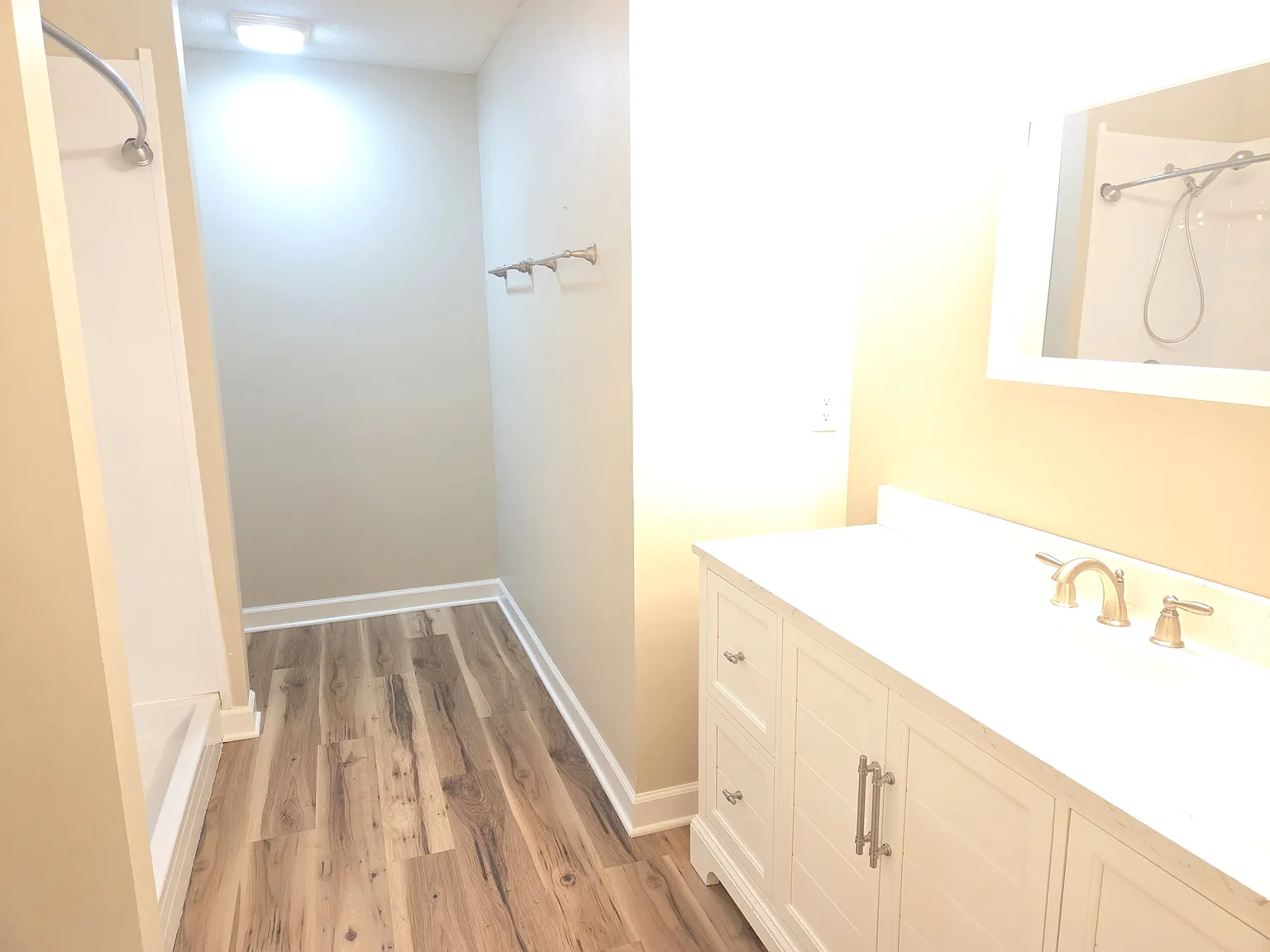50 Clear Creekside Dr — Photo 3