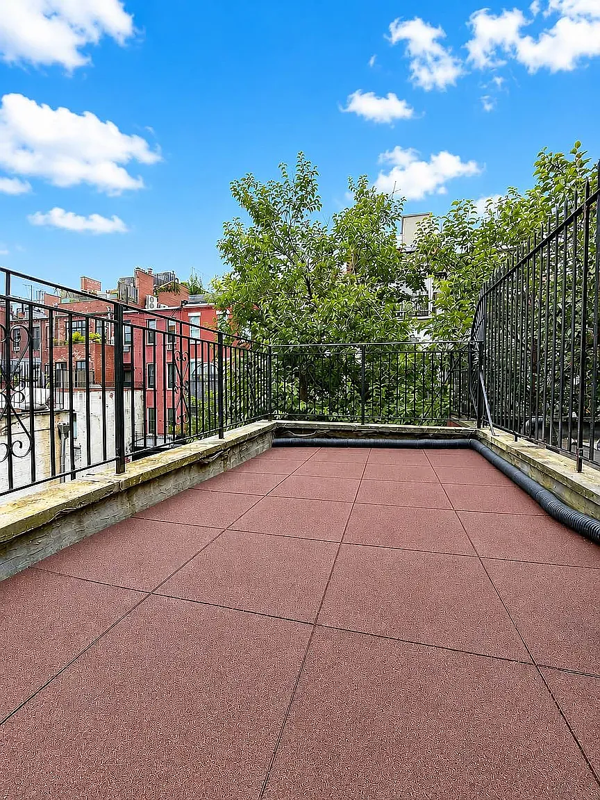 17 West 74th Street — Photo 2