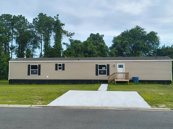151 Merritt Cir, Brunswick, GA 31520