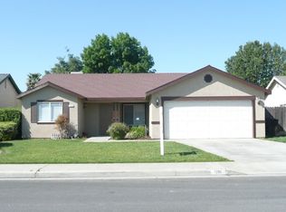1358 Spring Ct, Hanford, CA 93230