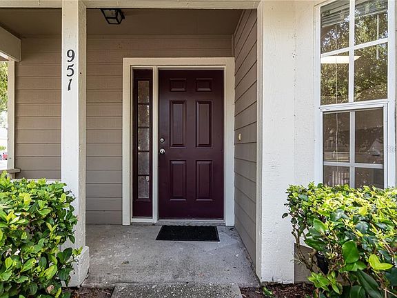 4th image of 951 Sykes Ct #101