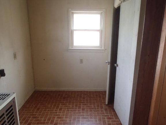 2nd image of 612 Southwest Blvd