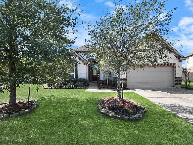 1947 Parnevik Pl — Photo 6