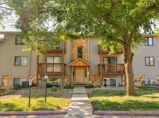 9527 University Ave APT 21, Clive, IA 50325