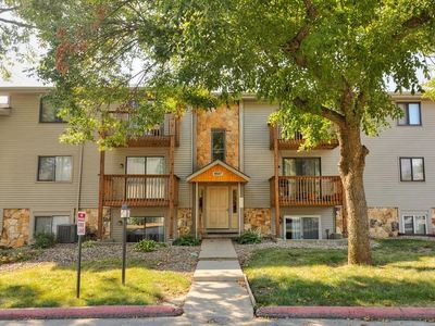 9527 University Ave APT 21, Clive, IA, 50325