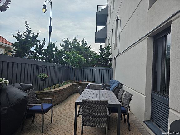 3rd image of 100 W Broadway APT 1F