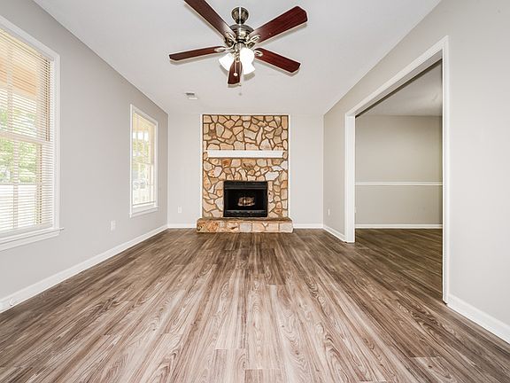 2nd image of 35 Tanglewood Ct